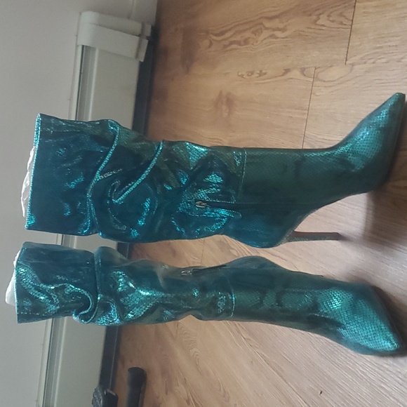 Boots - Picture 2 of 5